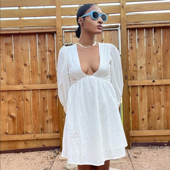 White Vneck Puff Sleeve Dress - Picture 2 of 6